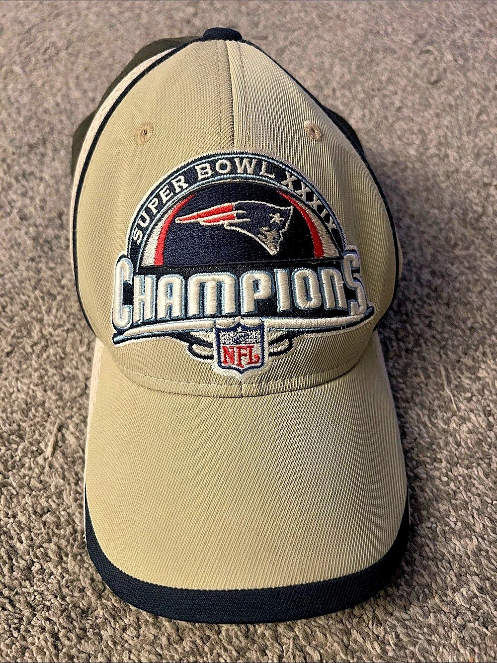 NFL Super Bowl XXXVI Champions New England Patriots cap Beige & Black Like New